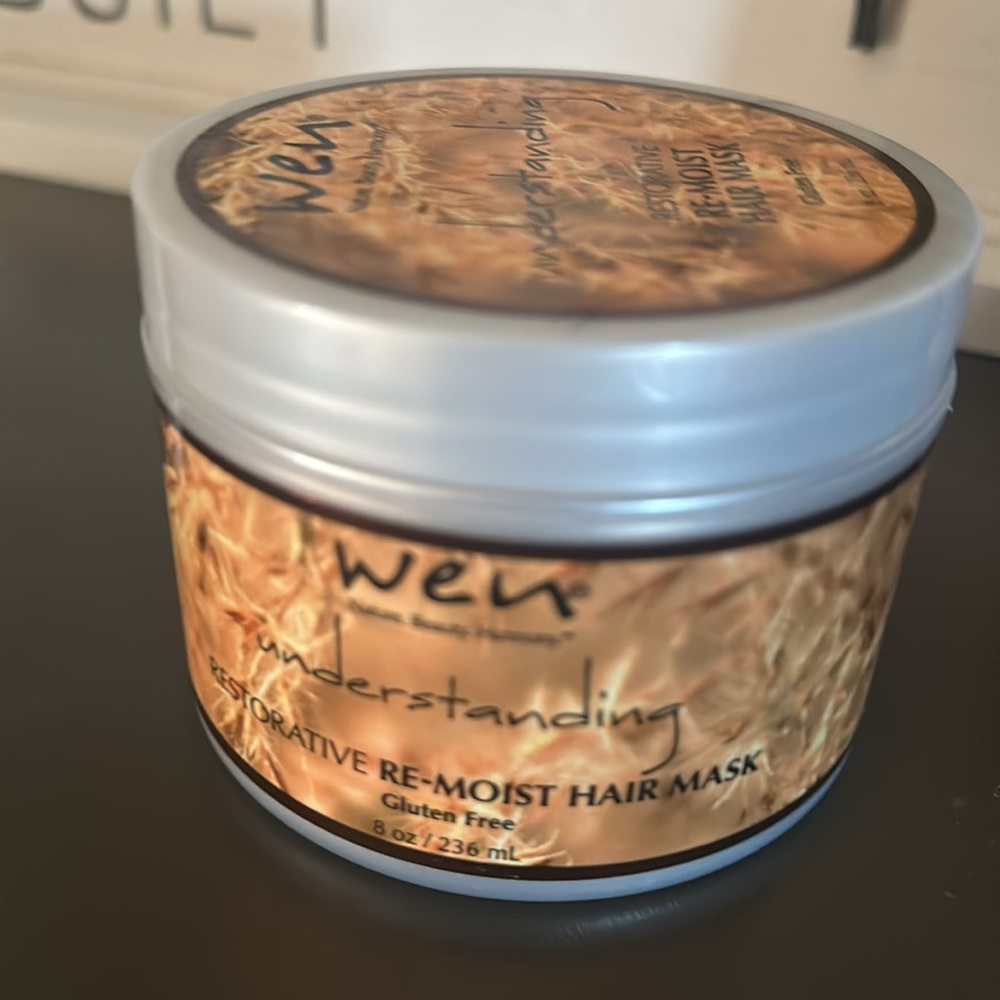 WEN by Chaz Dean 8 oz. Re-Moist Restorative Hair Mask - Picture 2 of 5